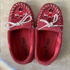 Minnetonka Moccasins size 9 toddler girls